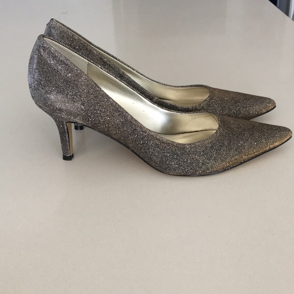 Nine West Sparkly Point Toe Pumps NWOT - Picture 5 of 6